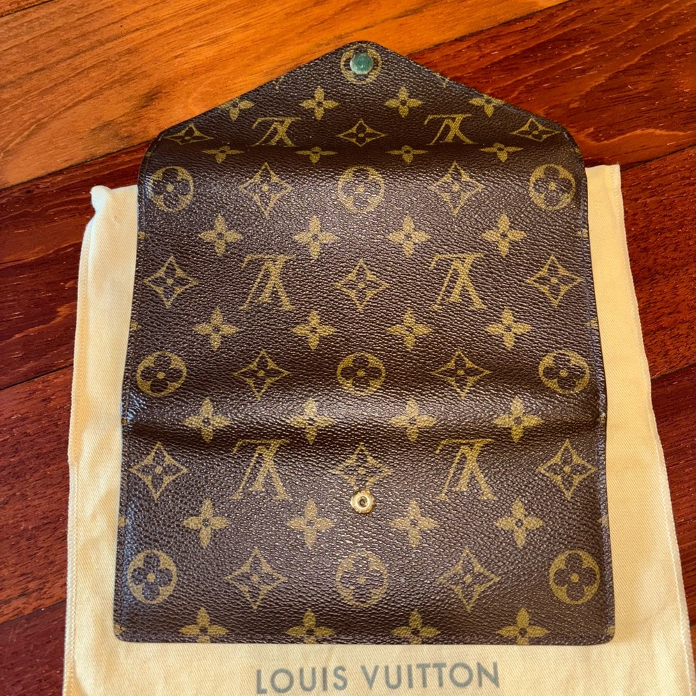 Louis Vuitton Brown Monogram Wallet - Picture 5 of 9